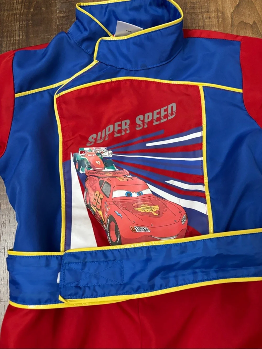 Disney Store Boys Cars Lightning McQueen Jumpsuit & Belt Costume size 4 EUC - Picture 2 of 4